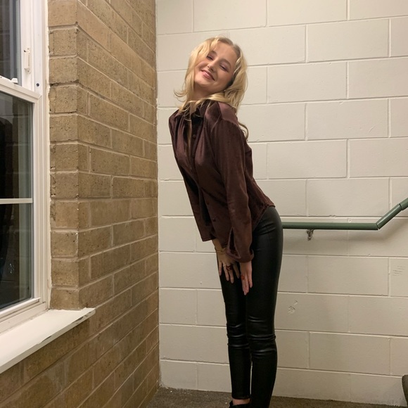 Meet your Posher, Ashleigh - Picture 3 of 3